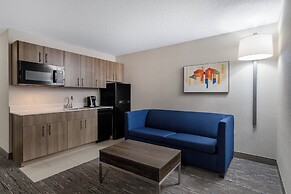 Holiday Inn Express & Suites Vadnais Heights by IHG