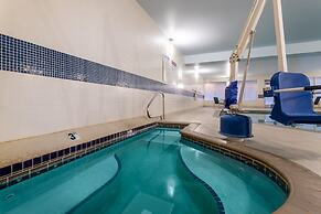 Holiday Inn Express & Suites Vadnais Heights by IHG