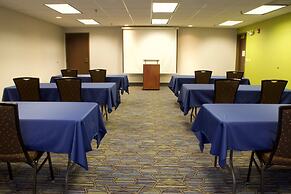 Holiday Inn Express & Suites Vadnais Heights by IHG