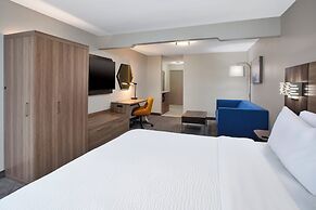 Holiday Inn Express & Suites Wauseon by IHG