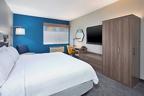 Holiday Inn Express & Suites Wauseon by IHG