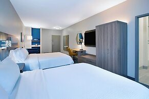 Holiday Inn Express & Suites Wauseon by IHG