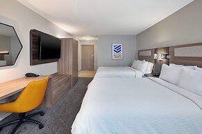 Holiday Inn Express & Suites Wauseon by IHG