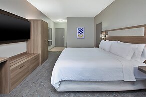Holiday Inn Express & Suites Wauseon by IHG