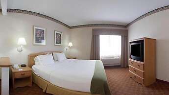 Holiday Inn Express & Suites Wauseon by IHG