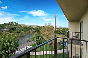 Oxford Suites Yakima