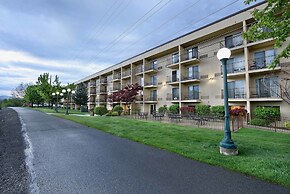 Oxford Suites Yakima