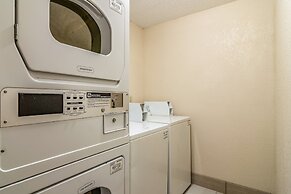 Red Roof Inn PLUS+ & Suites Atlanta Airport South