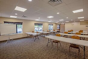 Country Inn & Suites by Radisson, Crystal Lake, IL