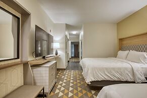 Holiday Inn Hotel & Suites Madison West - Middleton by IHG