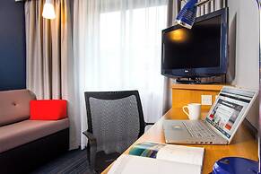 Holiday Inn Express East Midlands Airport by IHG