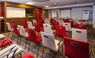 Holiday Inn Express East Midlands Airport by IHG