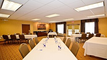 Holiday Inn Express Hotel & Suites Fort Atkinson by IHG