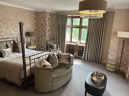 Hogarths Stone Manor