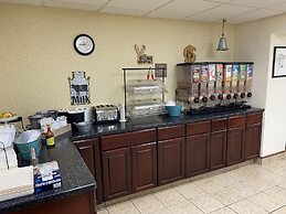 Ramada by Wyndham Angola/Fremont Area