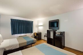 Motel 6 Rothschild, WI