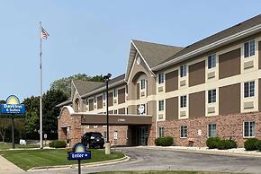 Days Inn & Suites by Wyndham Green Bay WI.