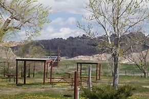 Badlands Hotel and Campground
