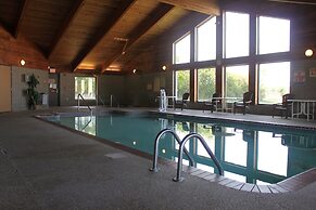 AmericInn by Wyndham West Burlington