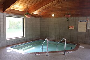 AmericInn by Wyndham West Burlington