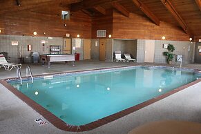 AmericInn by Wyndham West Burlington