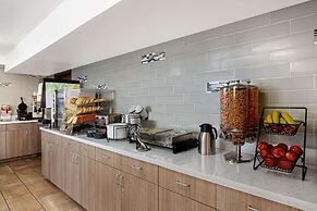 La Quinta Inn & Suites by Wyndham Las Vegas Red Rock