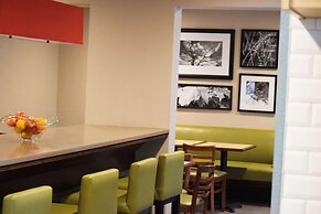 Country Inn & Suites by Radisson, Lincoln North Hotel and Conference C