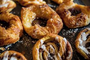 Sonesta Emeryville - San Francisco Bay Bridge