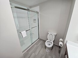 Holiday Inn Express Hotel & Suites Cincinnati-Blue Ash by IHG