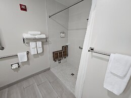 Holiday Inn Express Hotel & Suites Cincinnati-Blue Ash by IHG