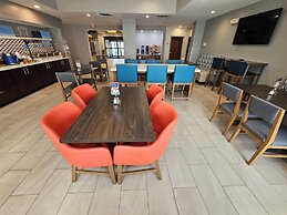 Holiday Inn Express Hotel & Suites Cincinnati-Blue Ash by IHG