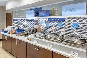 Holiday Inn Express Hotel & Suites Cincinnati-Blue Ash by IHG