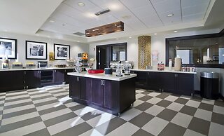 Hampton Inn & Suites Columbus-Downtown