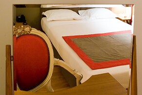 WHO - Windsor Hotel Opera