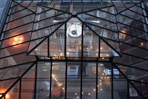 WHO - Windsor Hotel Opera