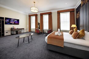 Albany Hotel