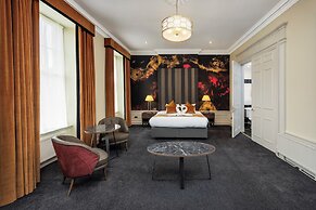 Albany Hotel