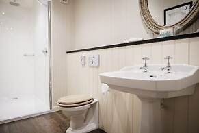 Bear of Rodborough Hotel