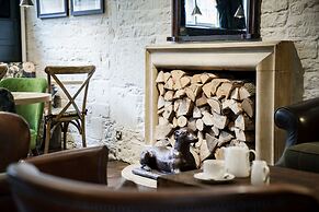 Bear of Rodborough Hotel