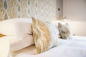 Bear of Rodborough Hotel