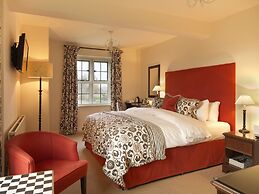 Bear of Rodborough Hotel