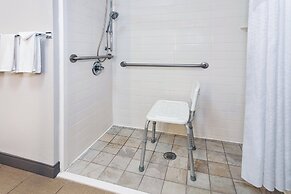 Holiday Inn Express & Suites - North Carmel / Westfield by IHG