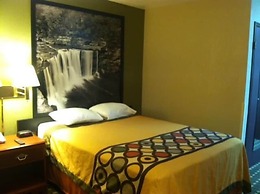 Super 8 by Wyndham Madison IN