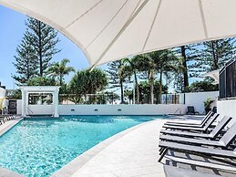 Mantra Coolangatta Beach