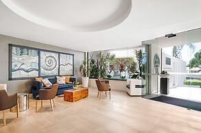 Mantra Coolangatta Beach