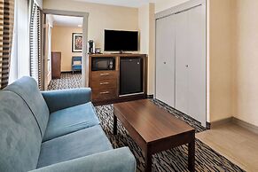 Best Western Plus Pitt Meadows Inn & Suites