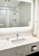 Best Western Plus Pitt Meadows Inn & Suites