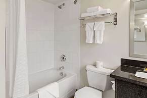 Best Western Plus Pitt Meadows Inn & Suites