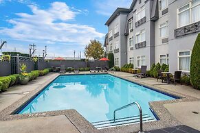 Best Western Plus Pitt Meadows Inn & Suites