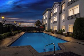 Best Western Plus Pitt Meadows Inn & Suites